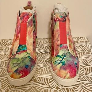 Linia Paolo 3 inch wedge bootie size 6.5